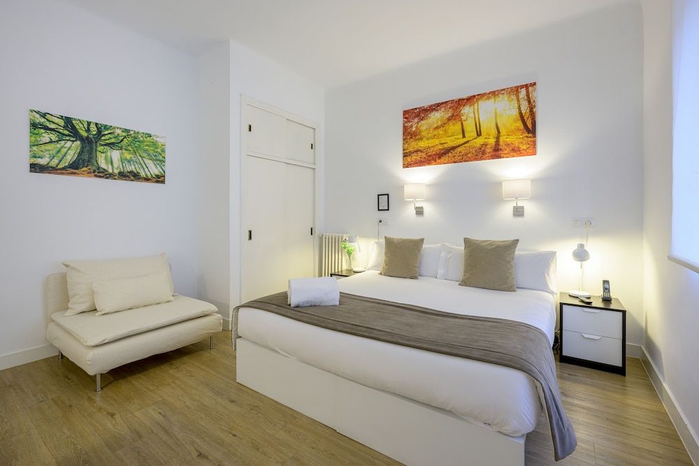 NeoMagna Madrid Standard Double Room 19