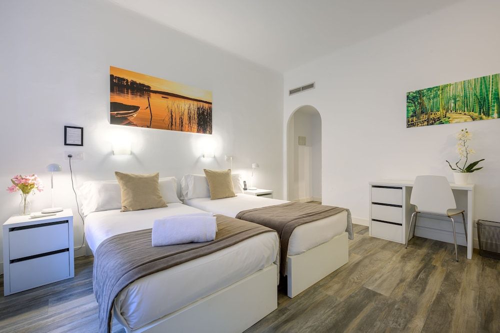 NeoMagna Madrid Standard Double Room 22