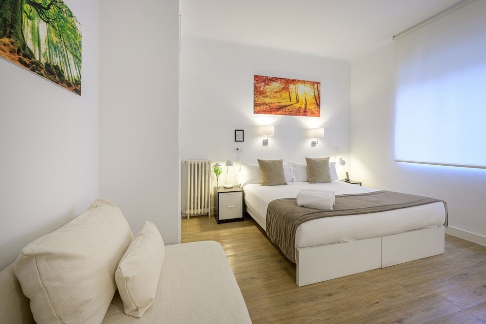 NeoMagna Madrid Standard Double Room 18