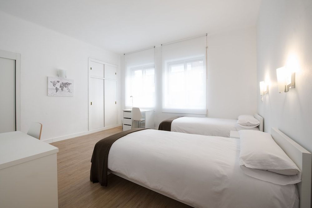NeoMagna Madrid Standard Double Room 13