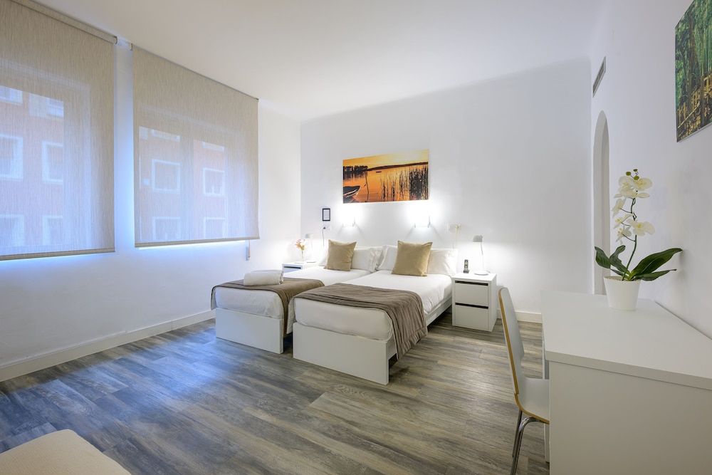 NeoMagna Madrid Standard Double Room 20