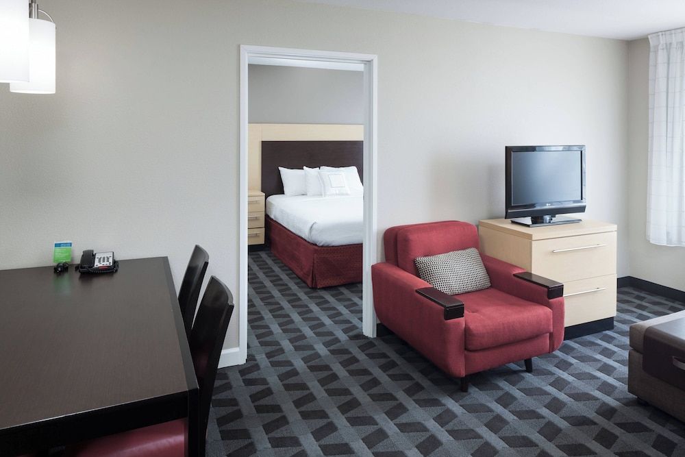 Suite, 1 Bedroom (Mobility/Hearing Accessible, Tub)