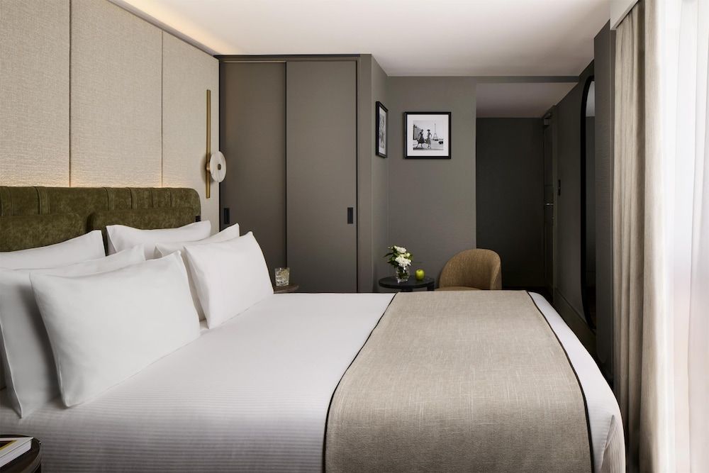 undefined NH Collection Paris Ponthieu Champs-Elysées 10