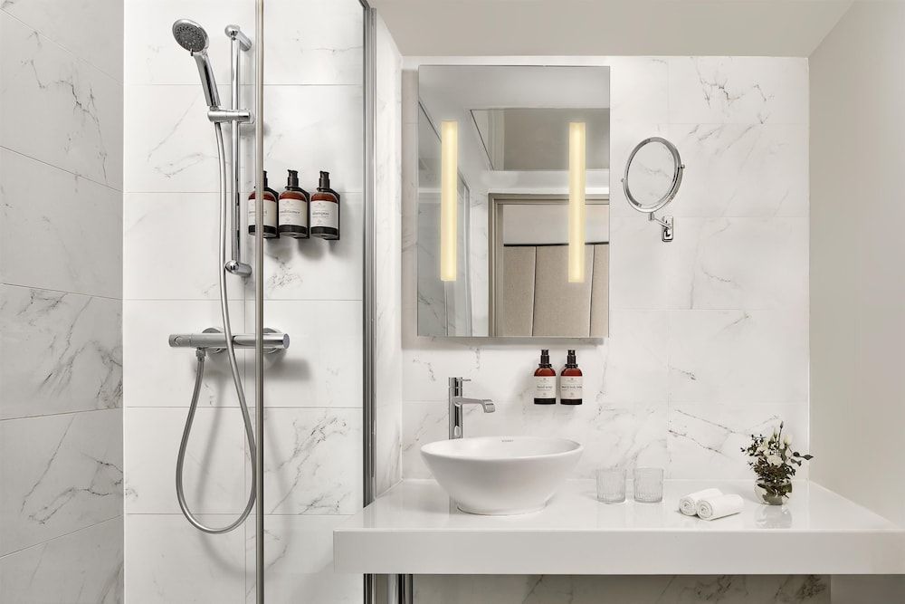 NH Collection Paris Ponthieu Champs-Elysées Premium Room 6