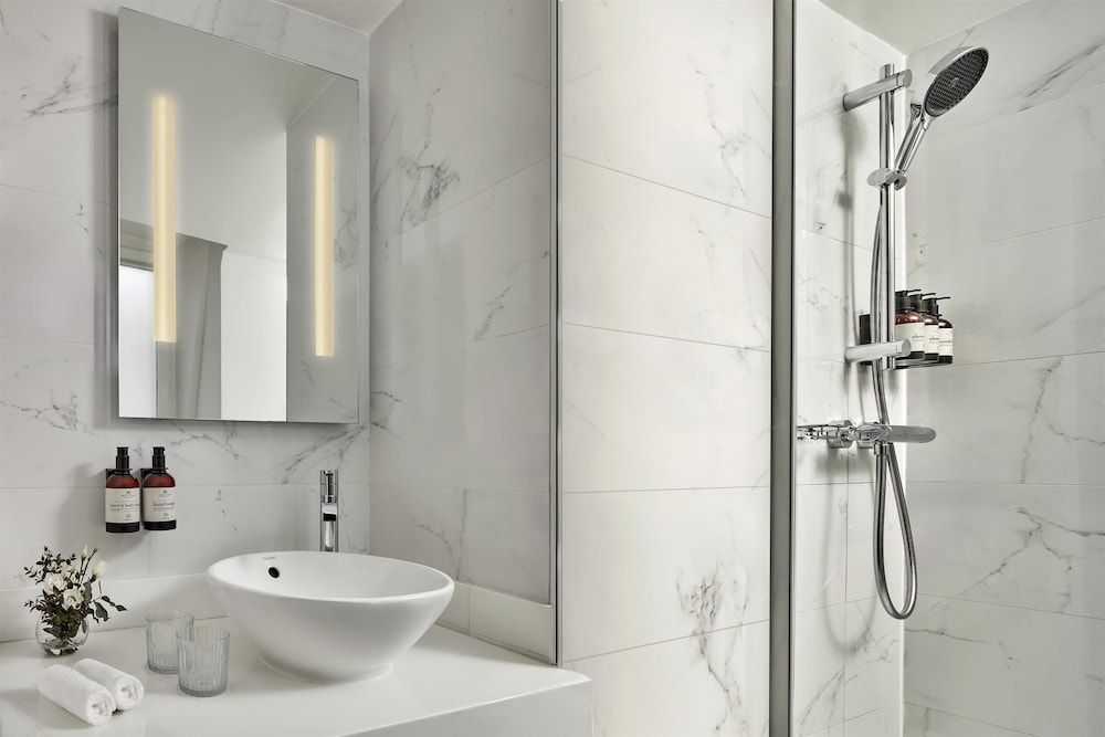 undefined NH Collection Paris Ponthieu Champs-Elysées 8