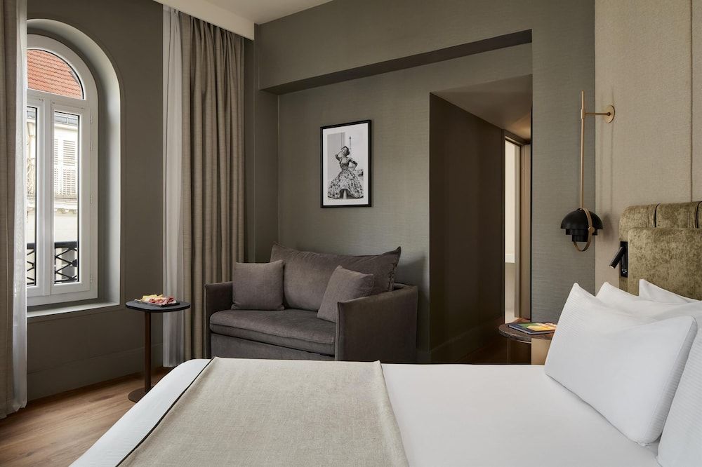 undefined NH Collection Paris Ponthieu Champs-Elysées 6