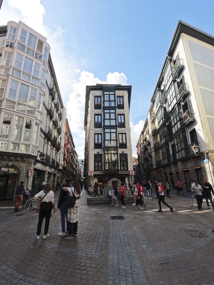 undefined Casual Bilbao Serantes 8