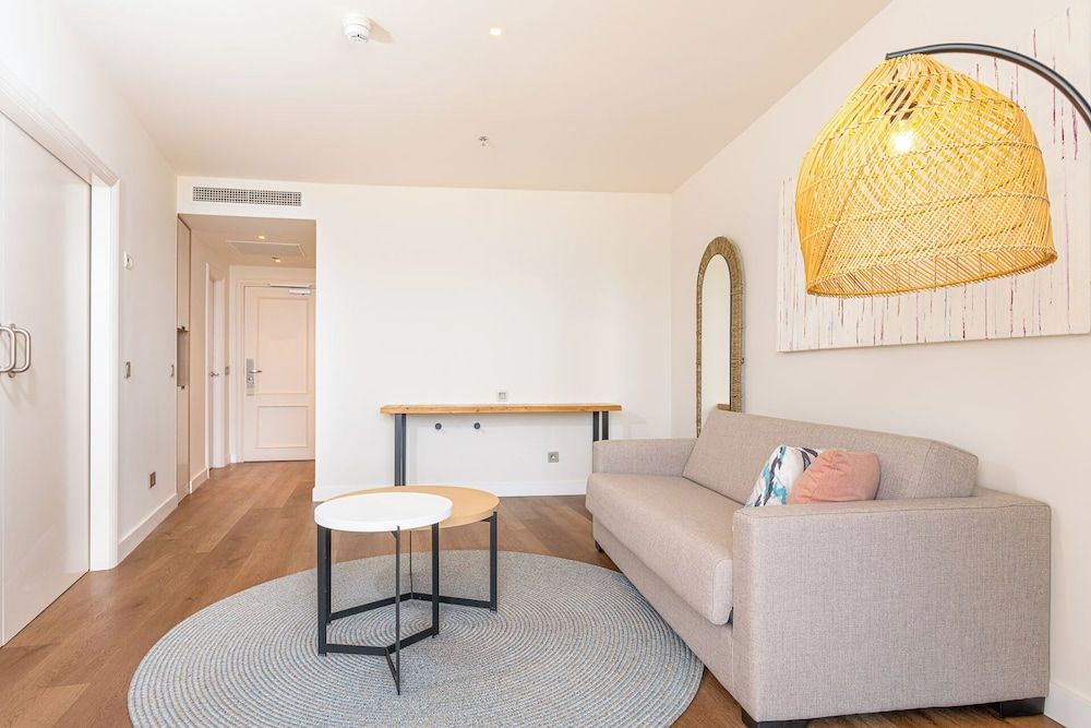 Mediterranean Palace Suite, Pool View (2 adults and 1 child) 4