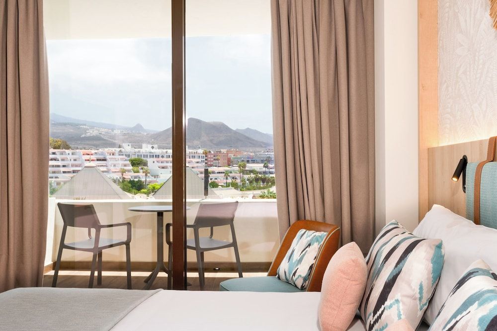 Mediterranean Palace Standard Room, Mountain View (2 adults and 1 child) 4