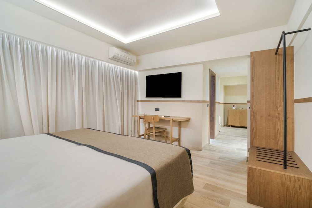Capsis Astoria Heraklion Hotel Family Room 3