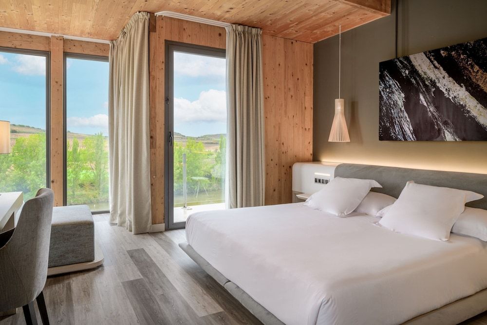 Junior Suite, 1 King Bed, Non Smoking, River View