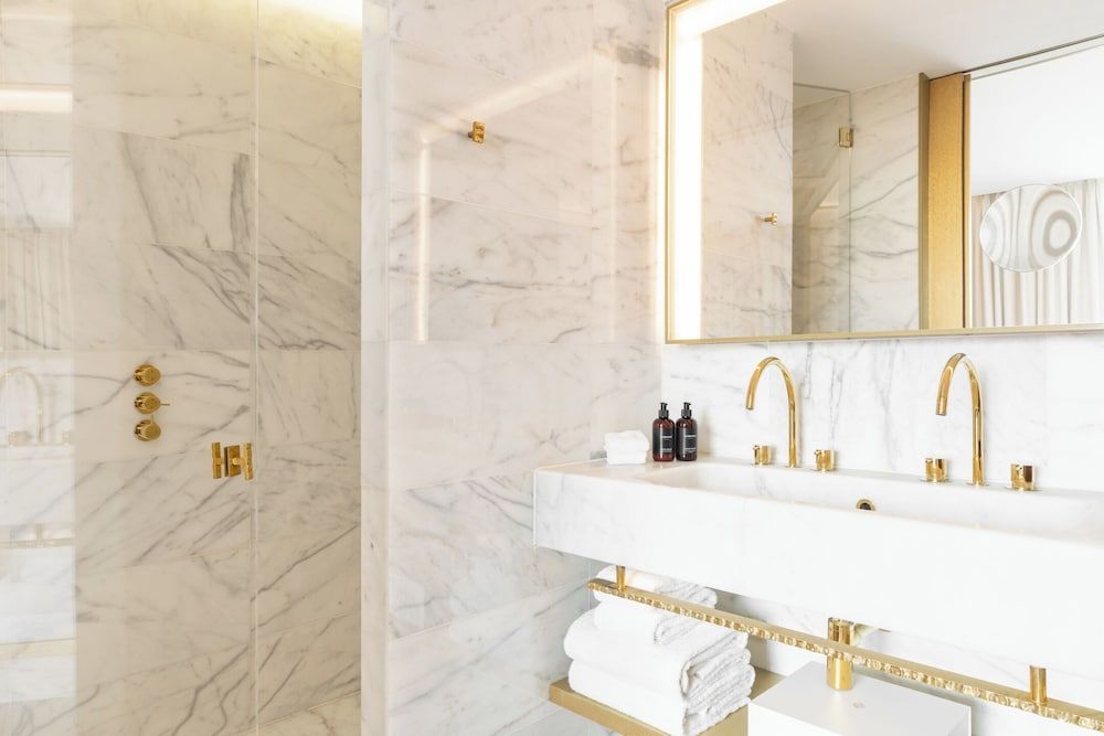 Almanac Barcelona Gallery Room 6