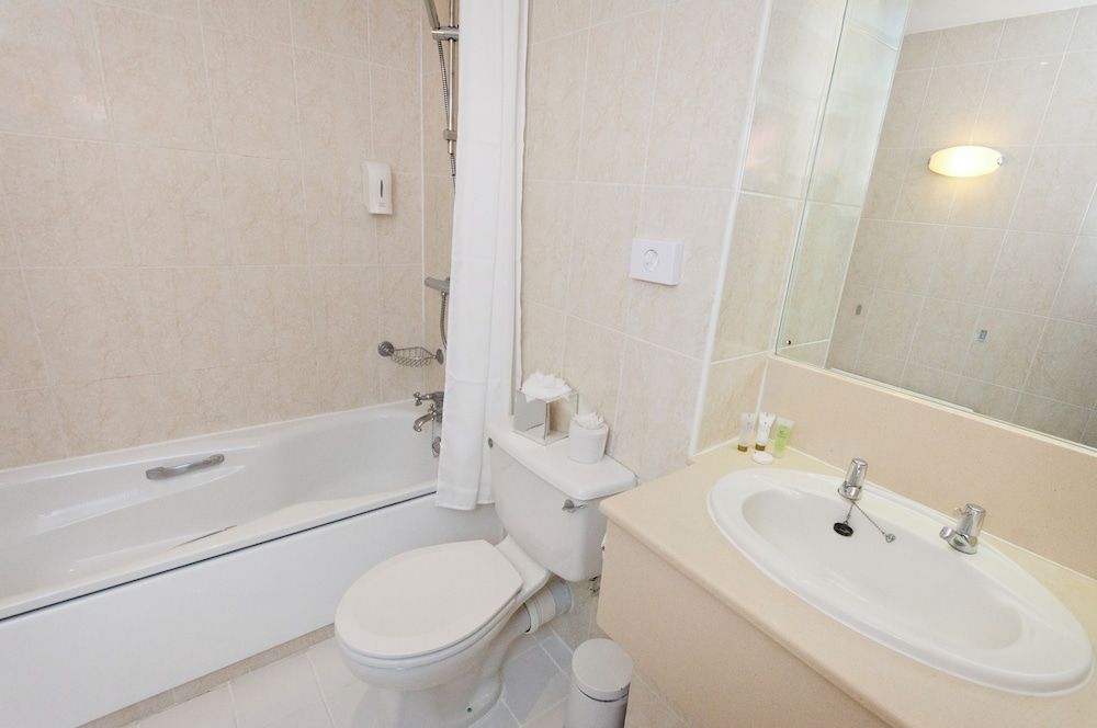 Britannia Basingstoke Country Hotel & Spa Standard Twin Room 4