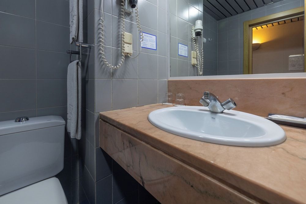 Hotel 3K Barcelona Twin Room 4