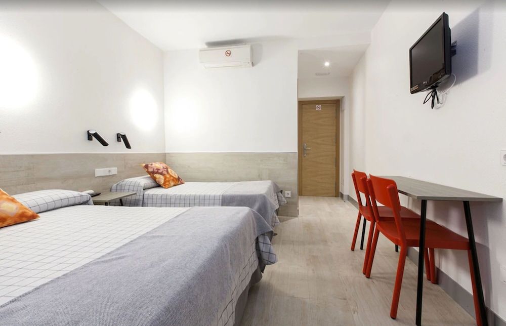 Hostal Castilla II - Puerta del Sol Double Room, 2 Twin Beds 3