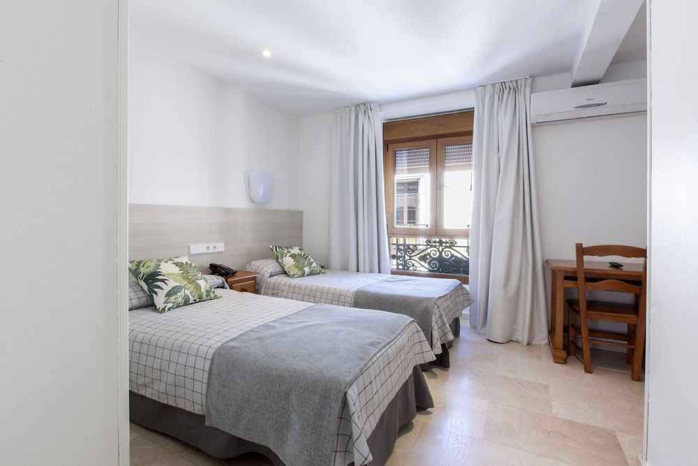 Hostal Castilla II - Puerta del Sol Double Room, 2 Twin Beds 14