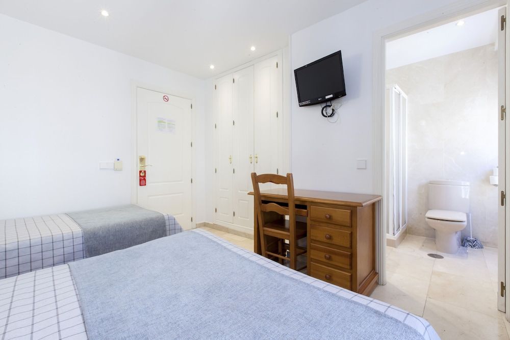 Hostal Castilla II - Puerta del Sol Double Room, 2 Twin Beds 19