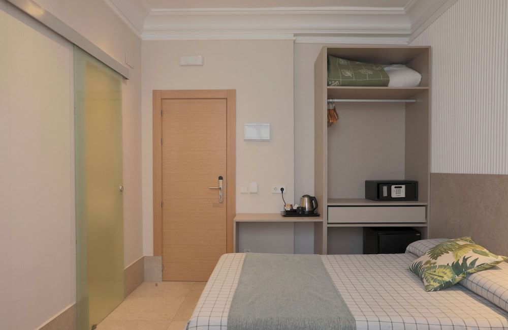 Hostal Castilla II - Puerta del Sol Double Room, 2 Twin Beds 36