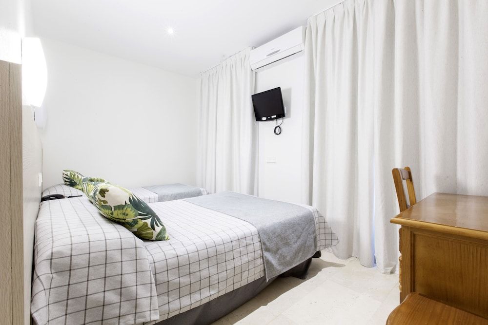 Hostal Castilla II - Puerta del Sol Double Room, 2 Twin Beds 20