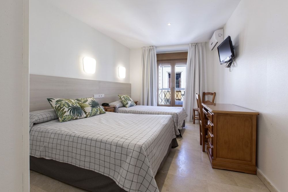 Hostal Castilla II - Puerta del Sol Double Room, 2 Twin Beds 17