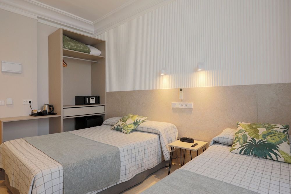 Hostal Castilla II - Puerta del Sol Double Room, 2 Twin Beds 25