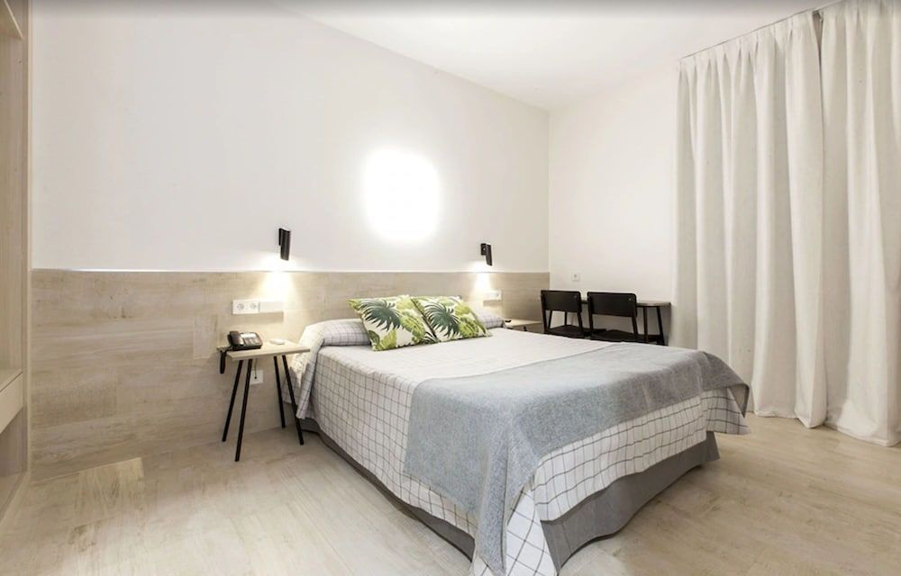 undefined Hostal Castilla II - Puerta del Sol 5