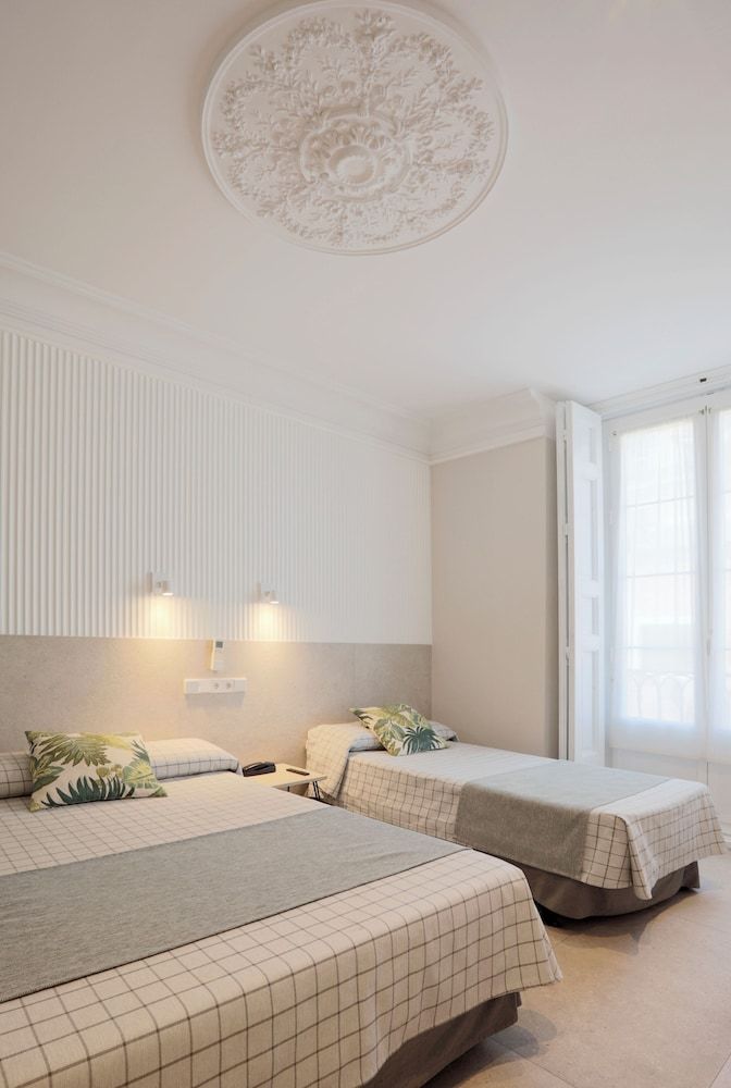 Hostal Castilla II - Puerta del Sol Double Room, 2 Twin Beds 27