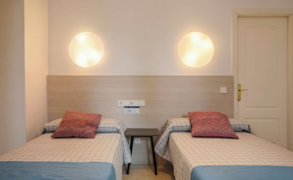 Hostal Castilla II - Puerta del Sol Double Room, 2 Twin Beds 23
