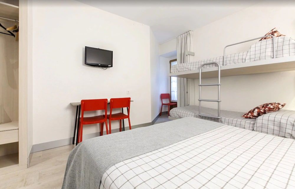 undefined Hostal Castilla II - Puerta del Sol 9