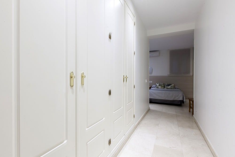 Hostal Castilla II - Puerta del Sol Family Room 11