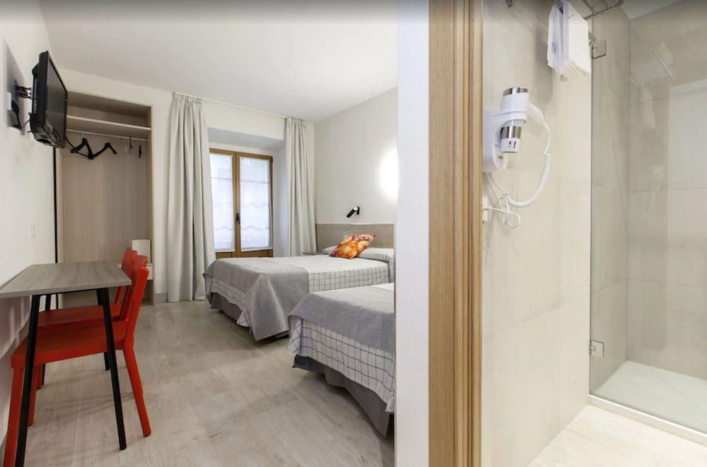 Hostal Castilla II - Puerta del Sol Double Room, 2 Twin Beds