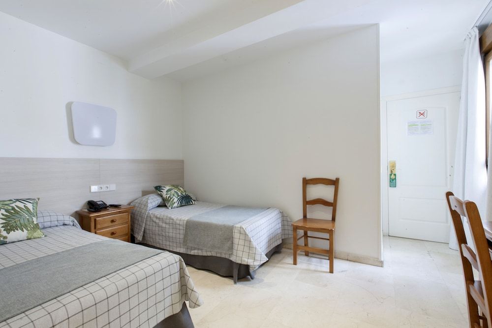 Hostal Castilla II - Puerta del Sol Double Room, 2 Twin Beds 15