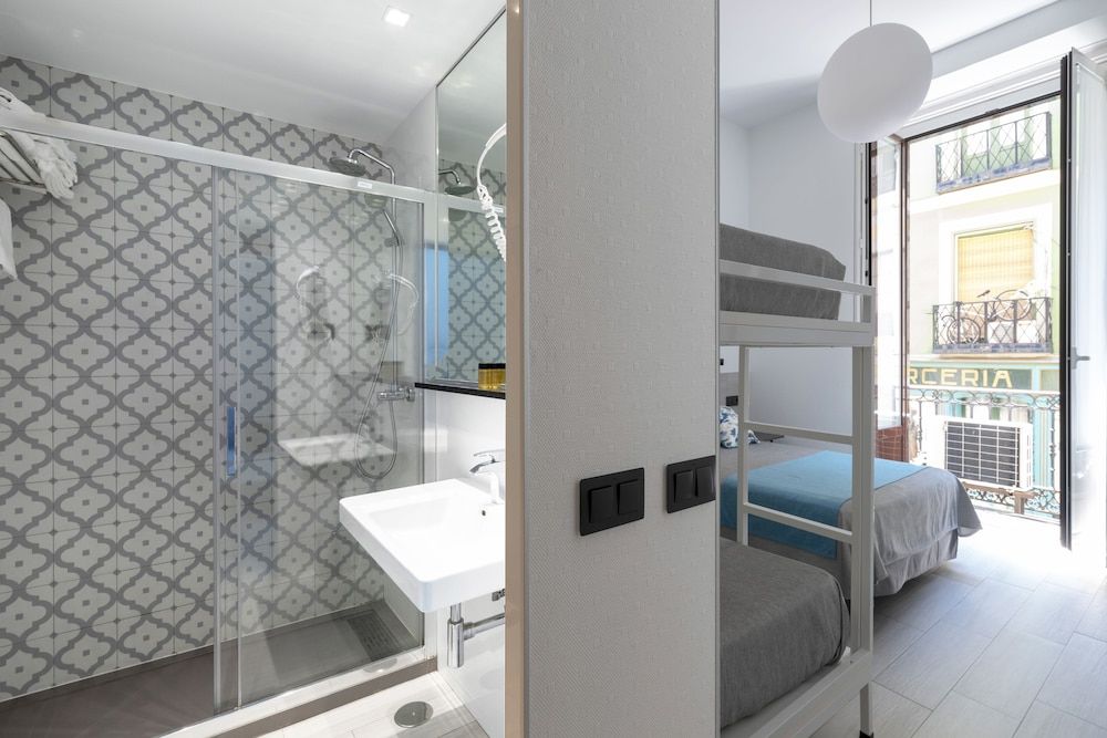 Hostal Castilla II - Puerta del Sol Family Room 3