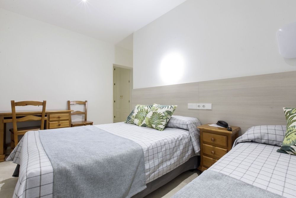 Hostal Castilla II - Puerta del Sol Double Room, 2 Twin Beds 13