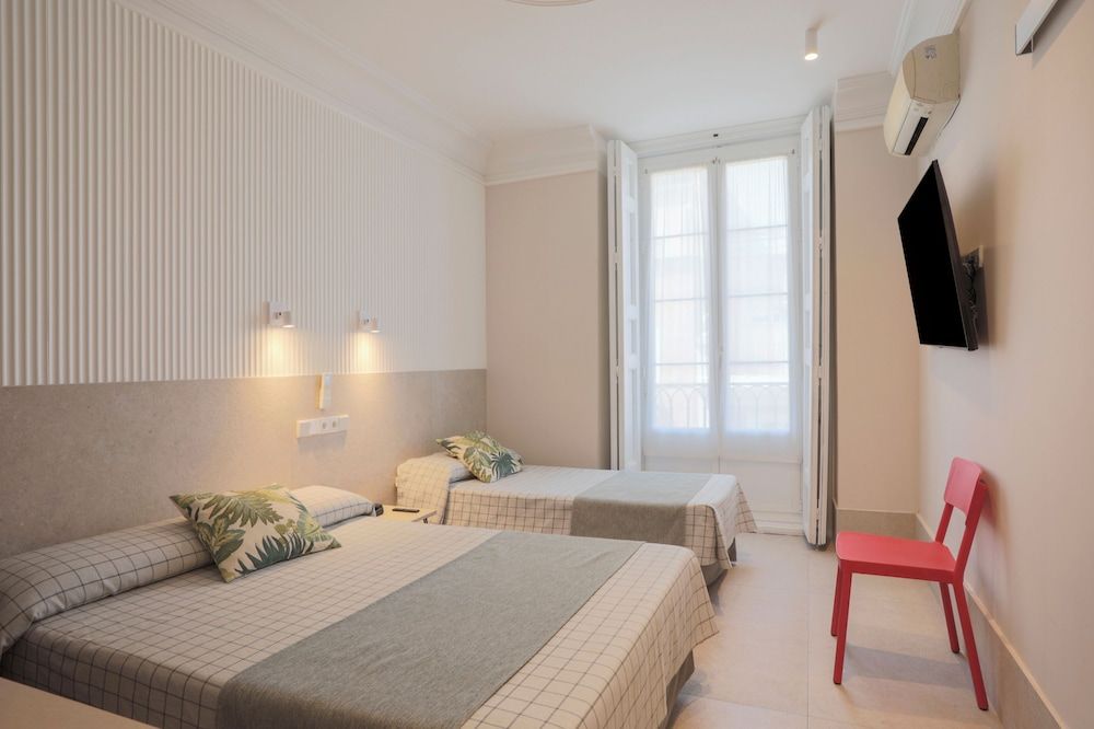 Hostal Castilla II - Puerta del Sol Double Room, 2 Twin Beds 26