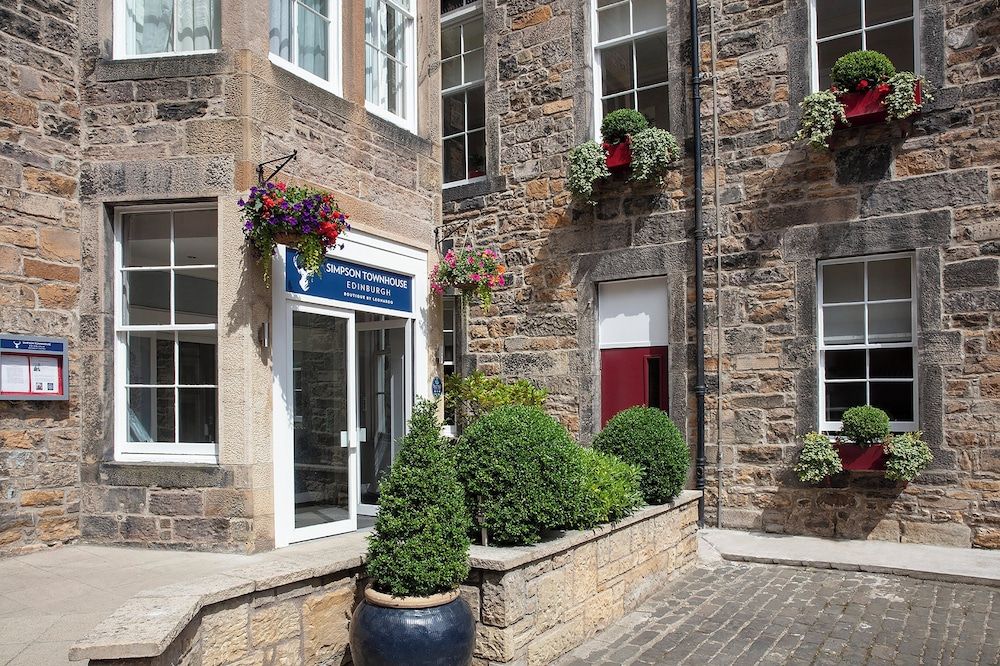 undefined Leonardo Edinburgh City 4