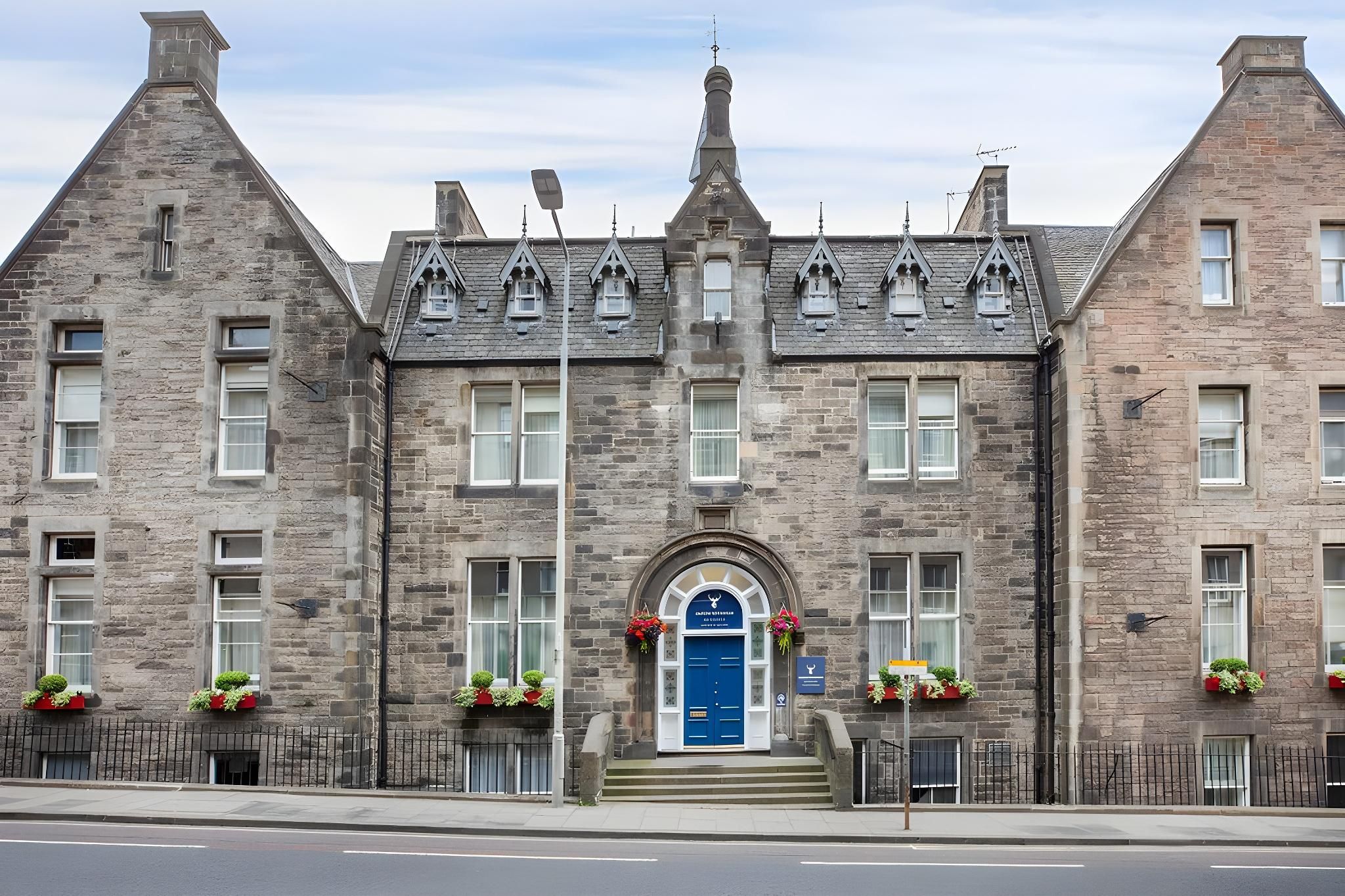 undefined Leonardo Edinburgh City