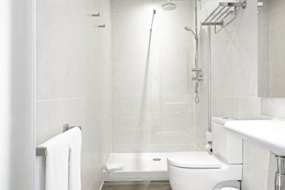 Som Nit Born Triple Room, Balcony 7