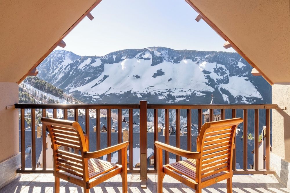 Eurostars Royal Tanau Deluxe Double Room, Balcony, View (2+1) 4