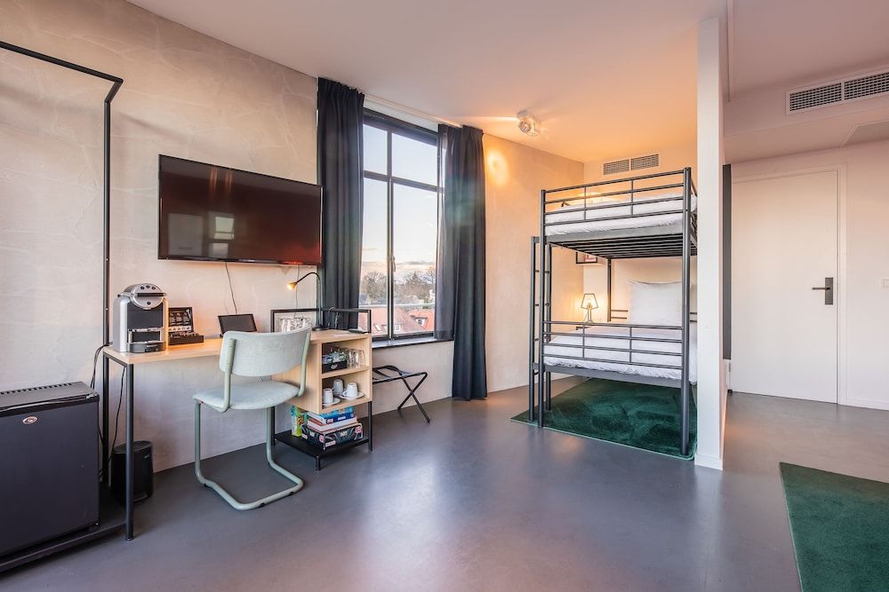 Gooiland Hotel Family Room 4