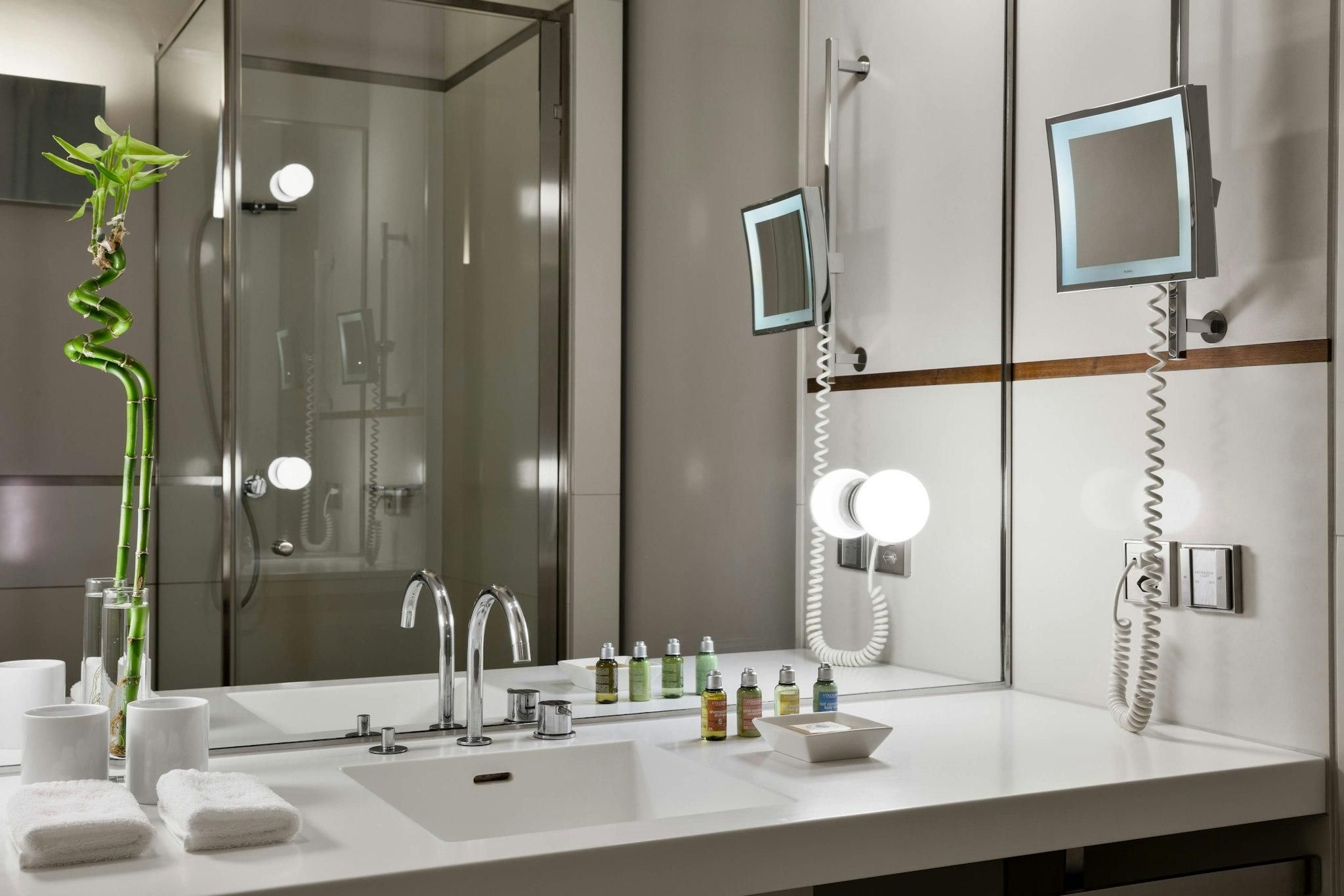 undefined The Hotel Luzern, Autograph Collection 7