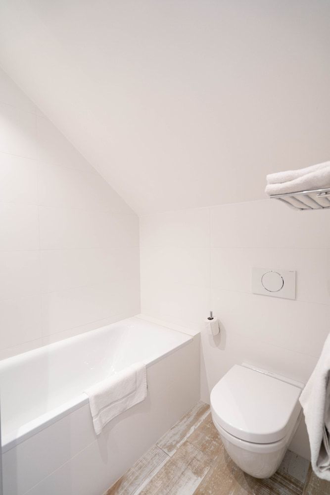 Hotel du Theatre Budget Double (Velux) 7