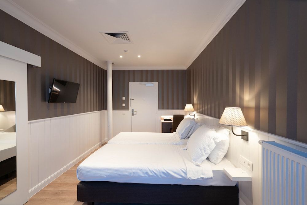 Hotel du Theatre Classic Twin Room