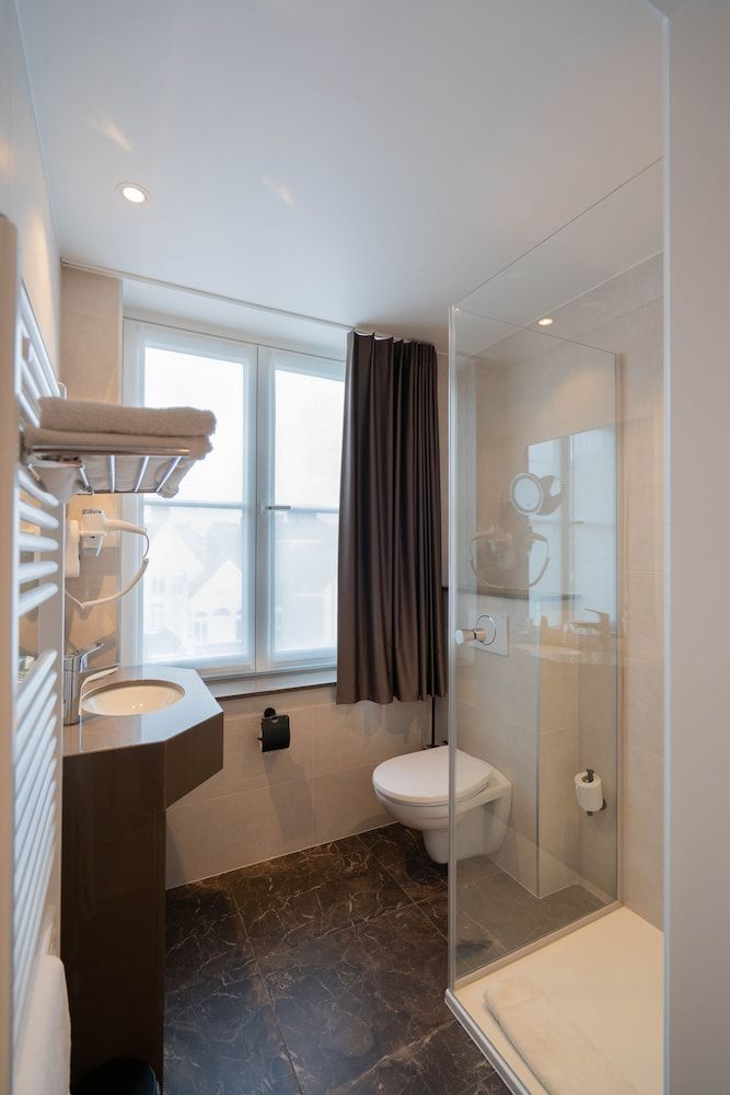 Hotel du Theatre Classic Twin Room 8