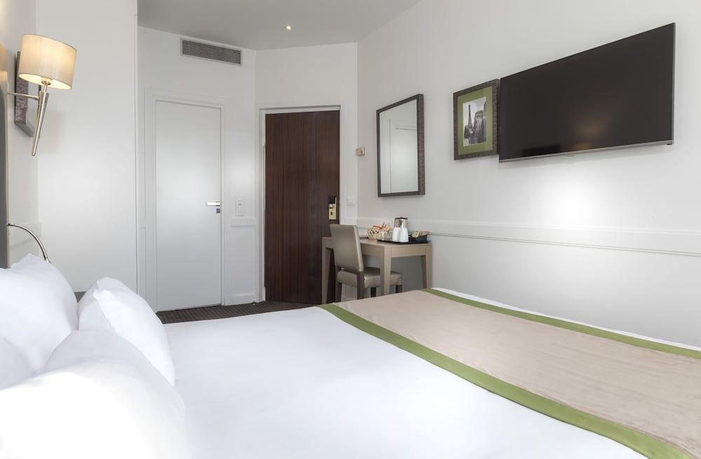 Hotel Elysées Céramic Standard Double Room 13