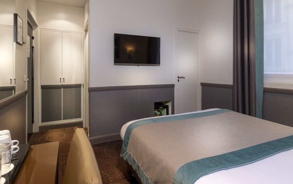 Hotel Elysées Céramic Standard Double Room 17