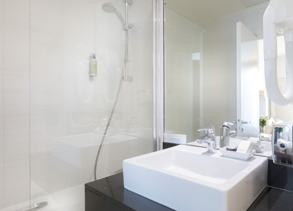 Hotel Elysées Céramic Standard Double Room 26