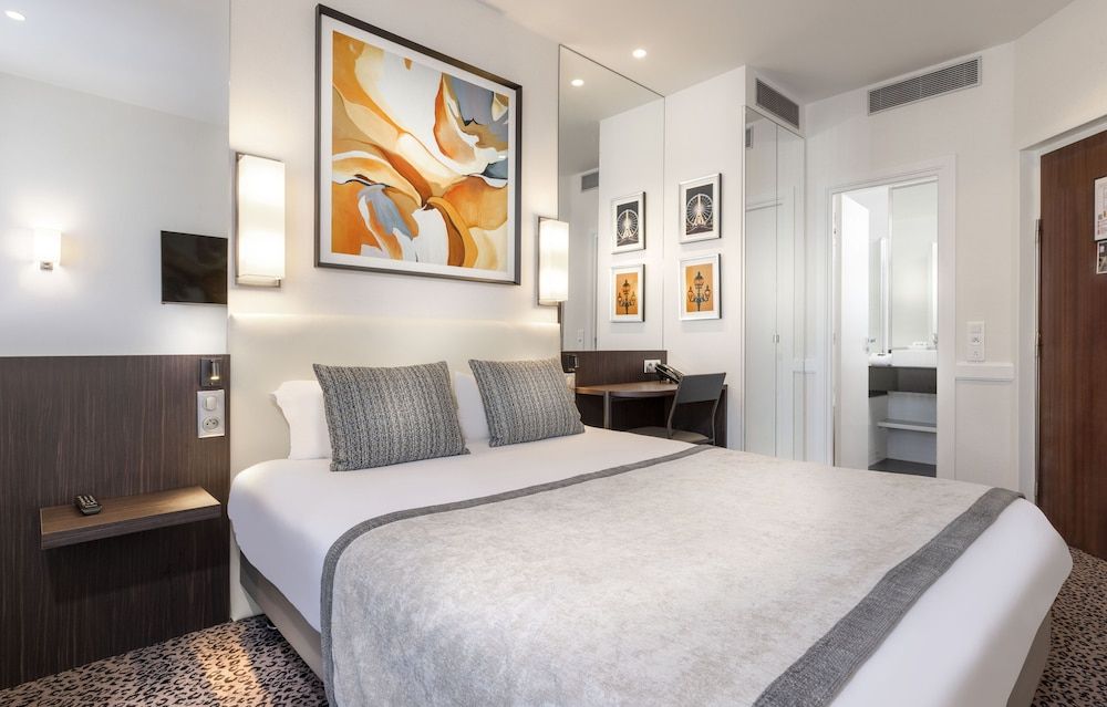 Hotel Elysées Céramic Standard Double Room 8