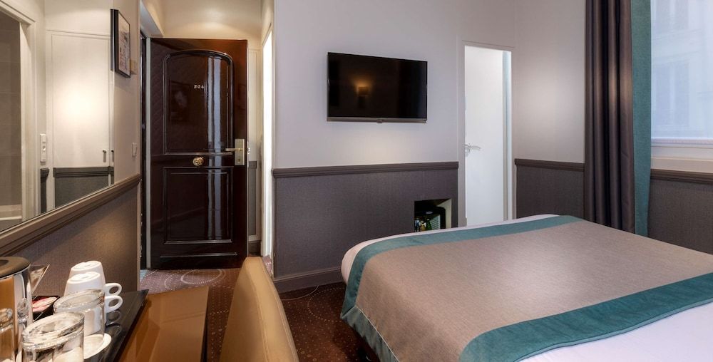 Hotel Elysées Céramic Standard Double Room 10