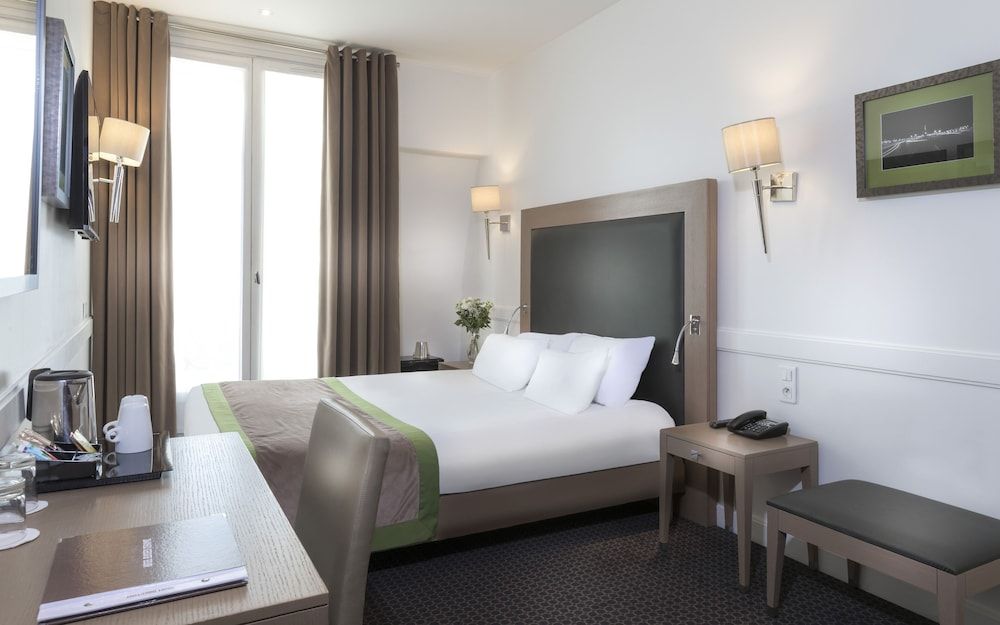 Hotel Elysées Céramic Standard Double Room 9